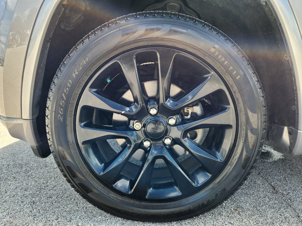Used 2017 Jeep Grand Cherokee Altitude RWD image 7