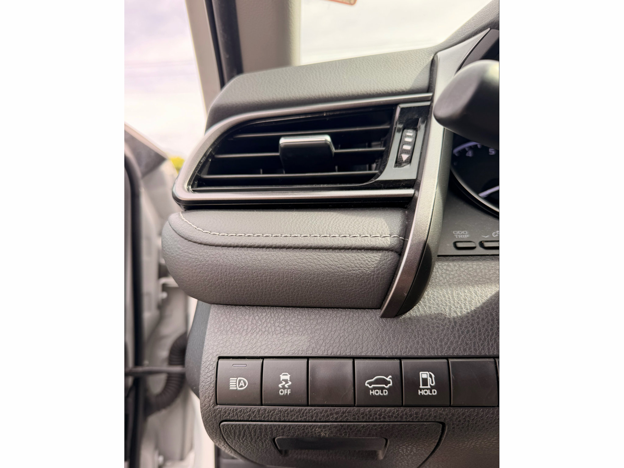 Used 2024 Toyota Camry SE FWD image 8