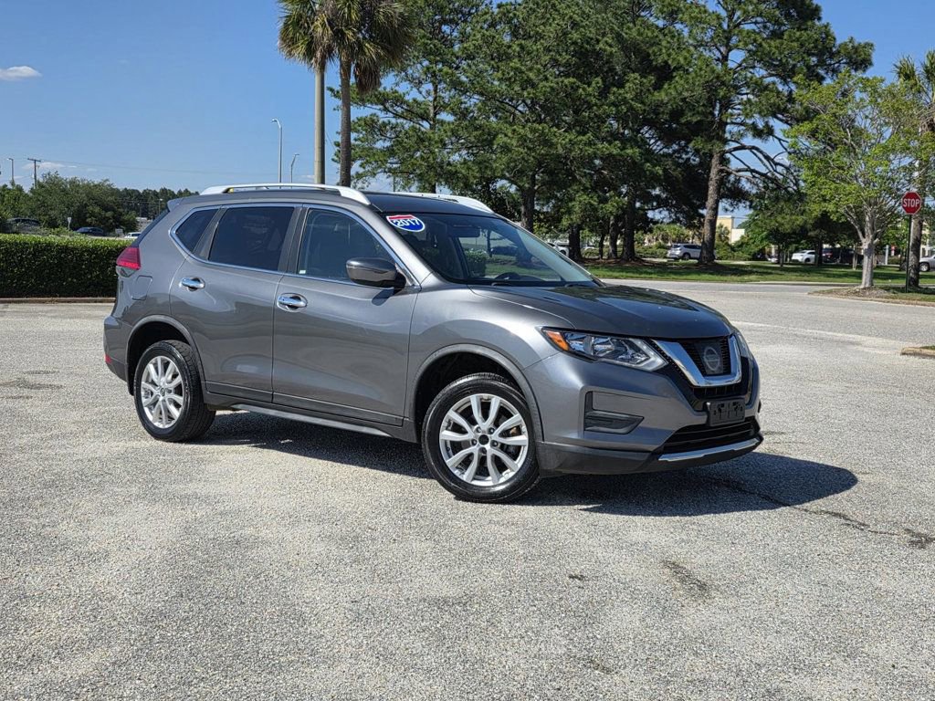 Used 2017 Nissan Rogue SV AWD/4WD image 2
