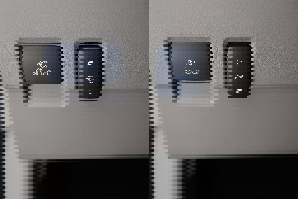 Used 2025 Ford F250 Platinum w/ Platinum Plus Package image 43