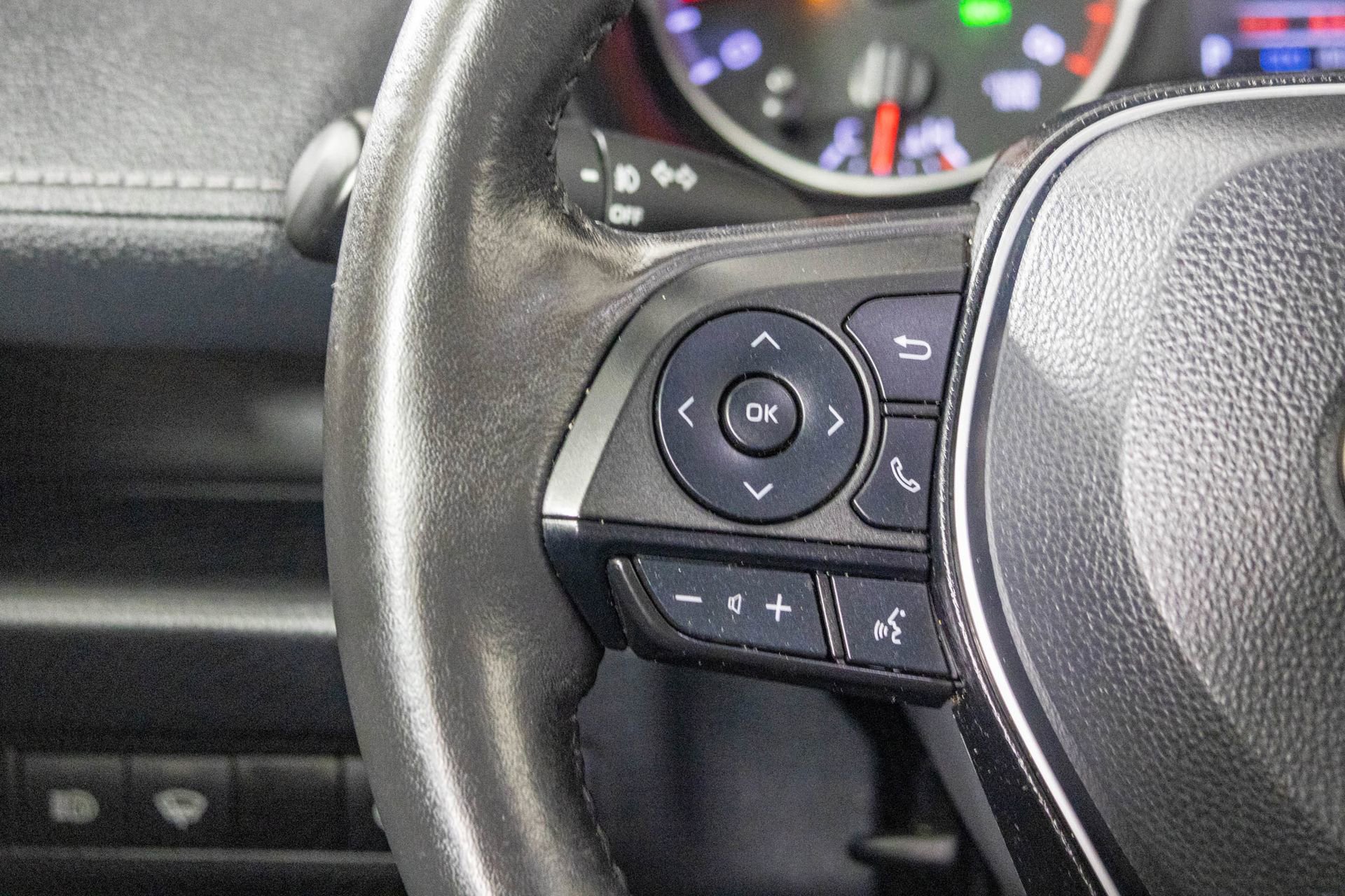 Used 2022 Toyota RAV4 XLE Premium image 28