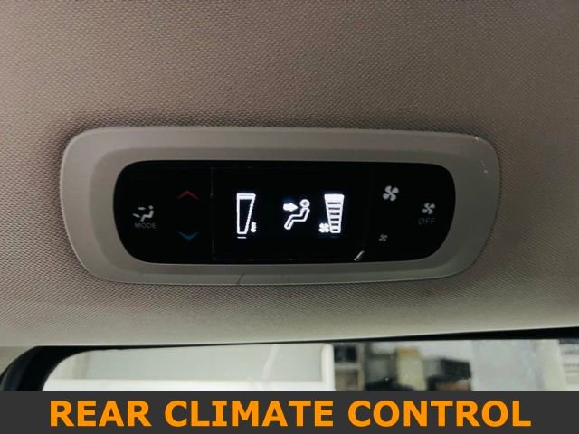 Used 2023 Chrysler Voyager LX image 9