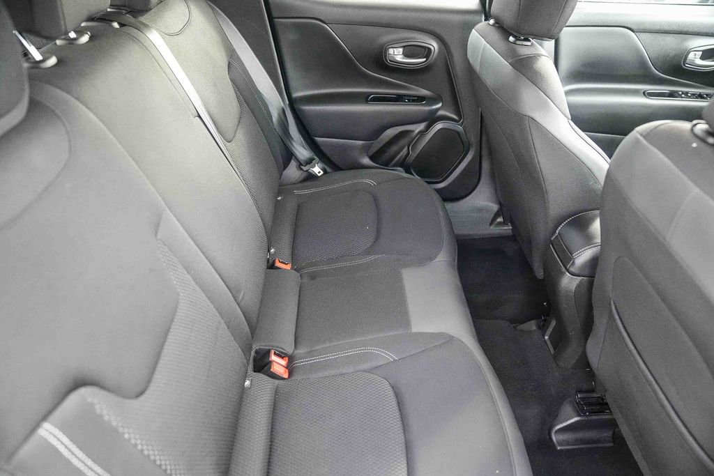 Used 2023 Jeep Renegade Altitude image 19