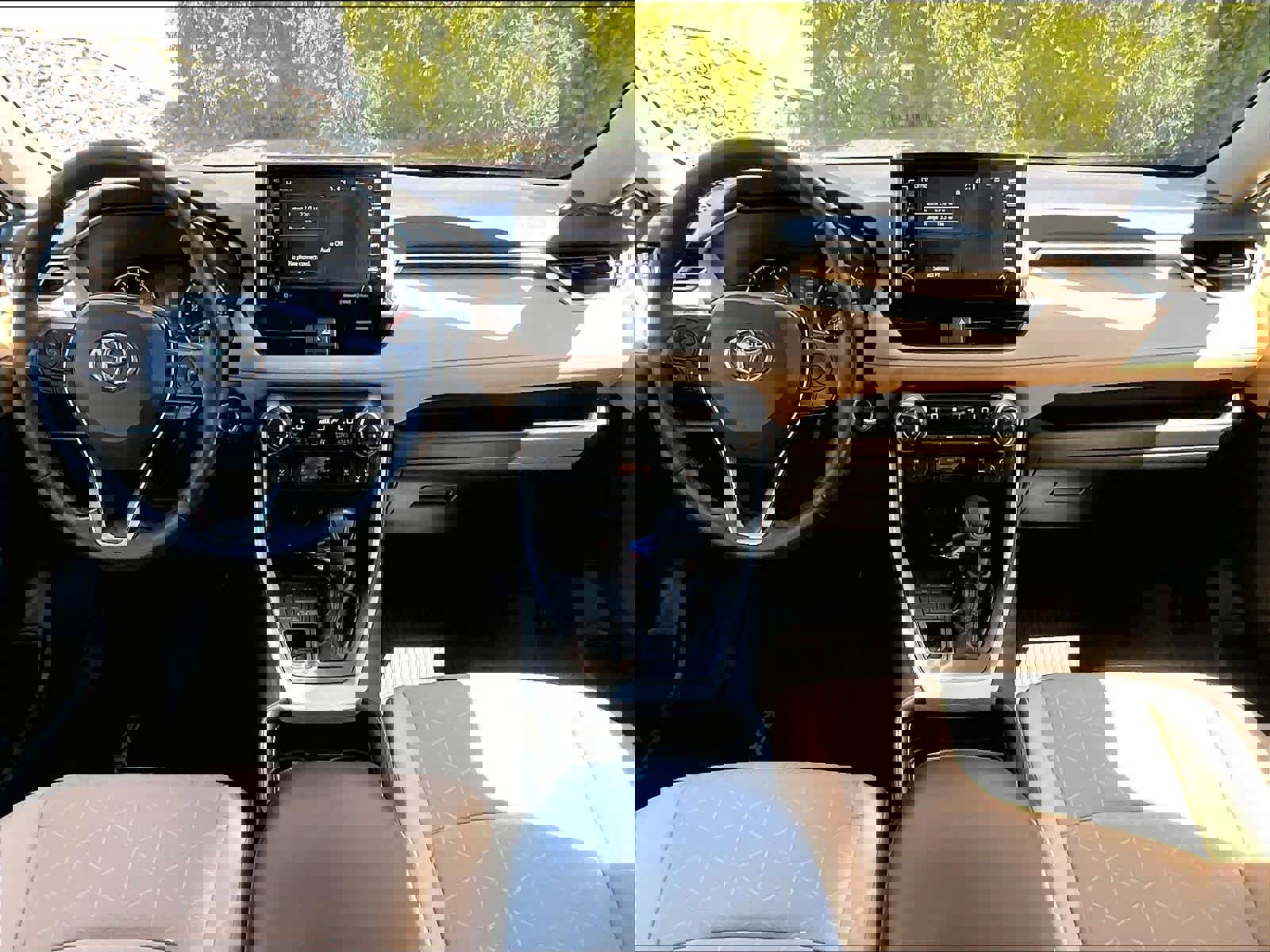 Used 2021 Toyota RAV4 XLE w/ Convenience Package AWD/4WD image 21