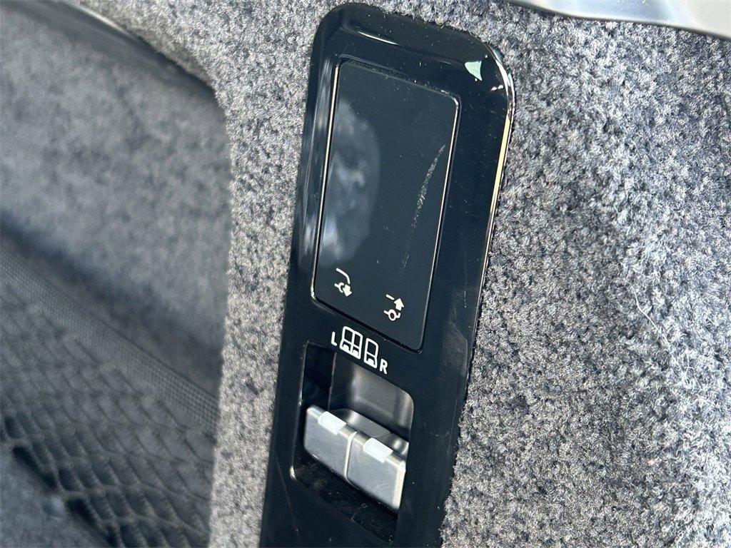 Used 2023 Land Rover Range Rover SE image 15