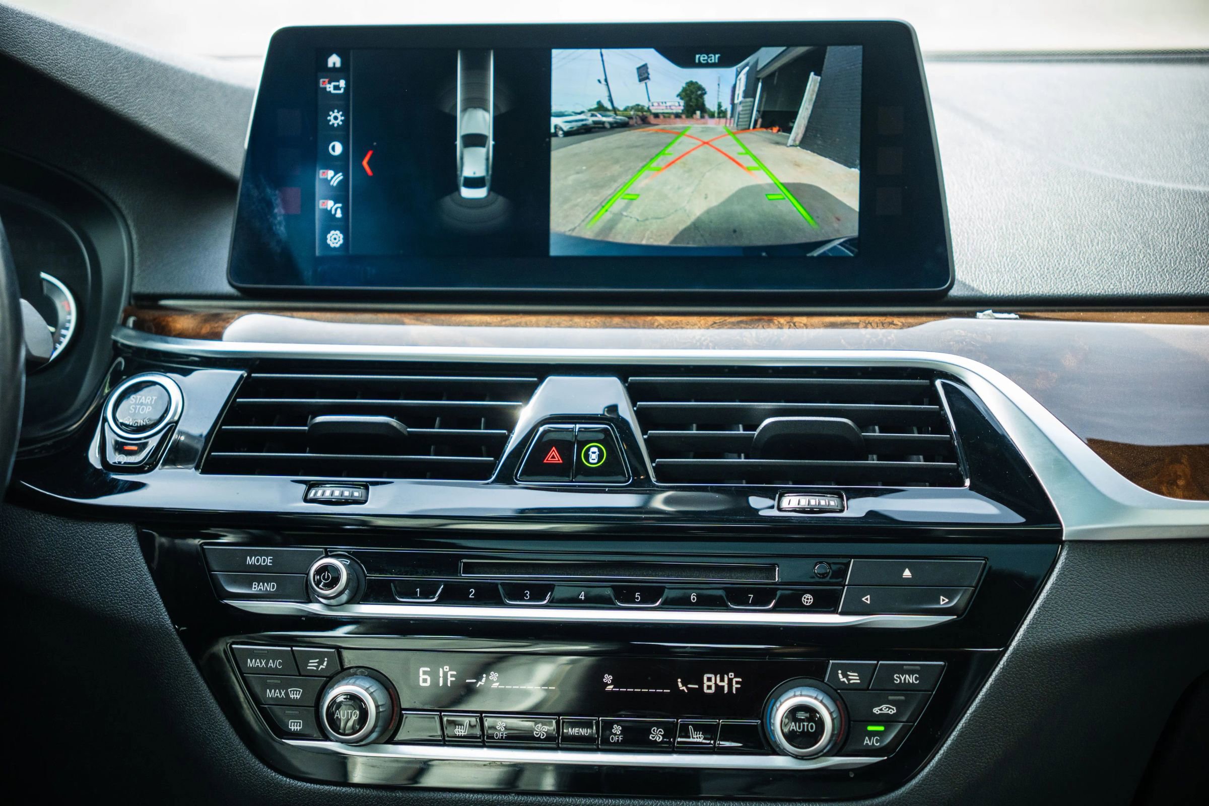 Used 2018 BMW 530i xDrive w/ Premium Package image 13
