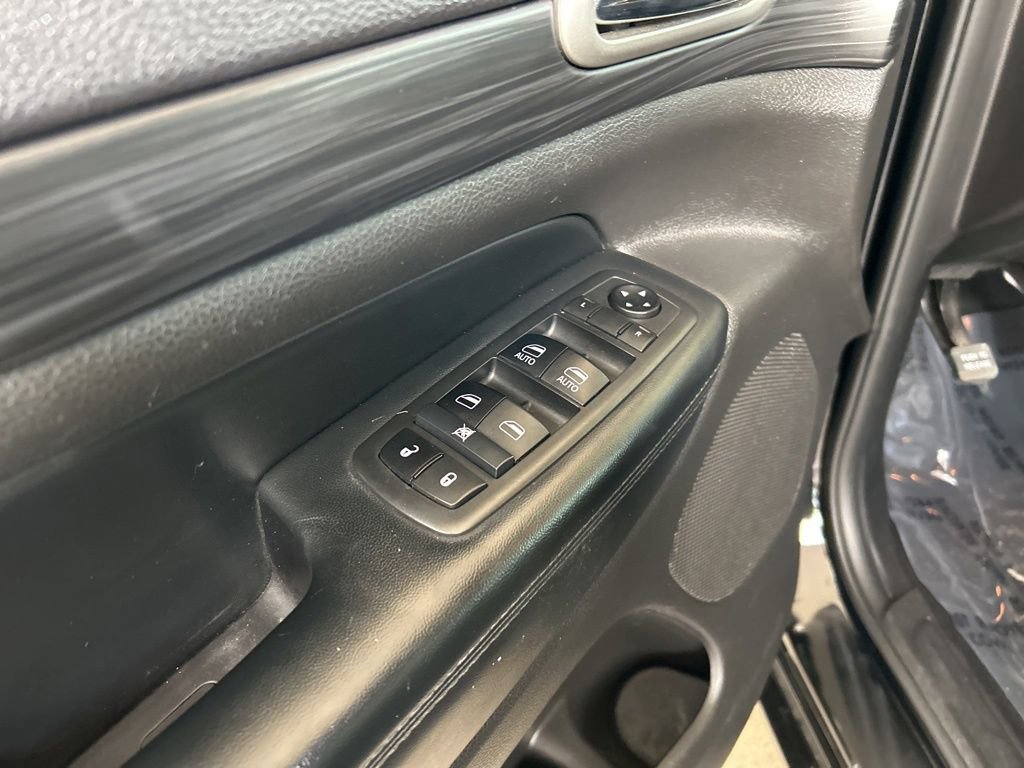 Used 2019 Jeep Grand Cherokee Altitude AWD/4WD image 42