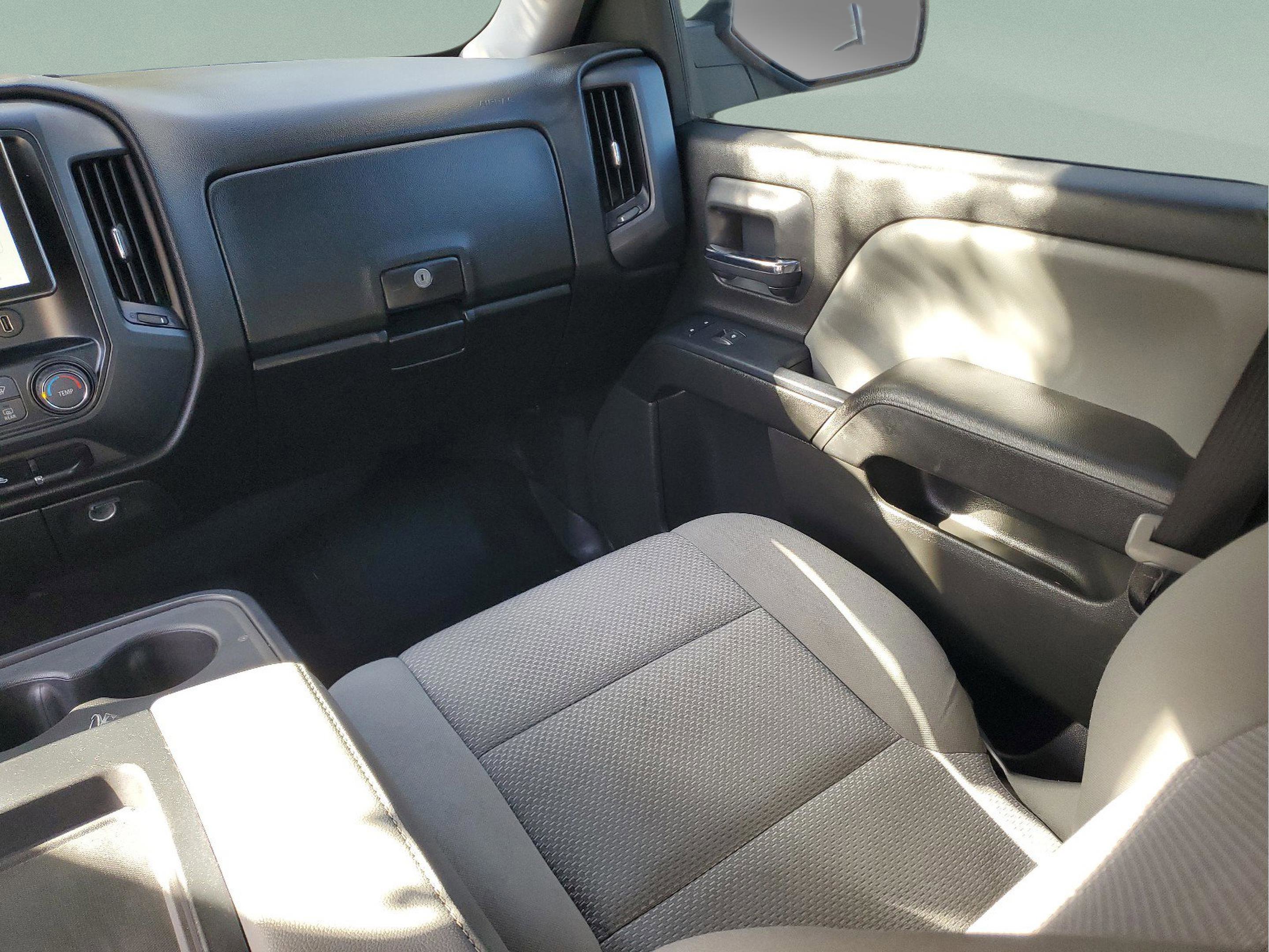 Used 2018 Chevrolet Silverado 1500 Custom w/ Custom Value Package image 11