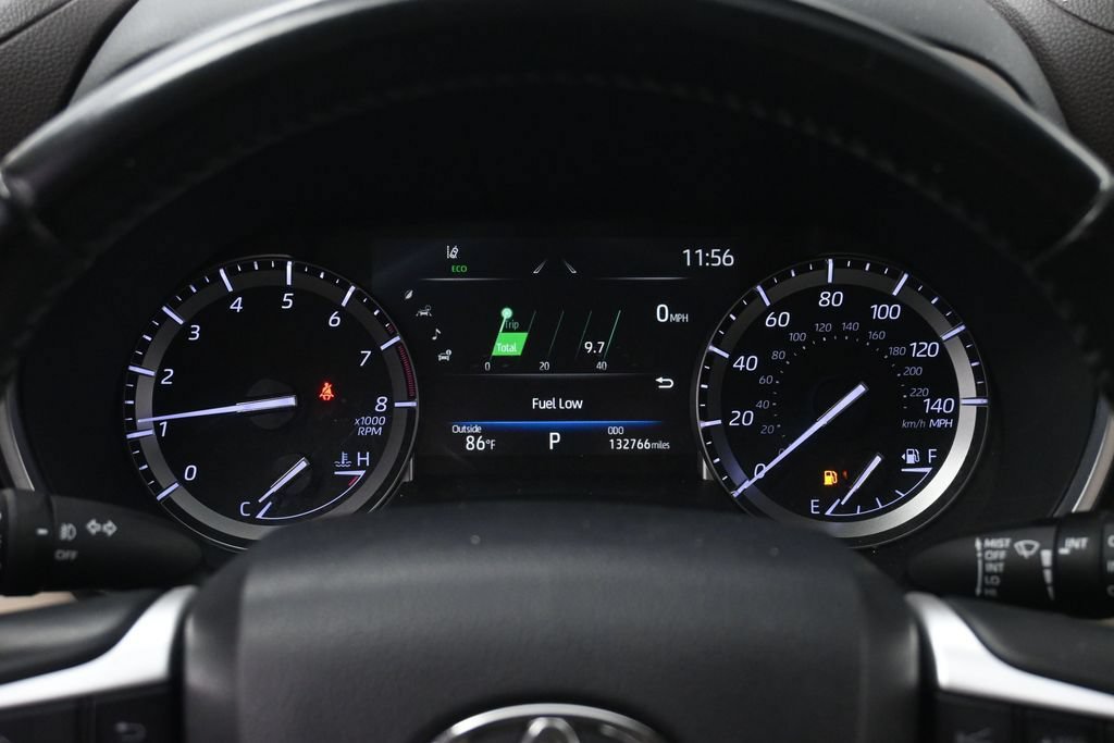 Used 2022 Toyota Highlander XLE AWD/4WD image 31