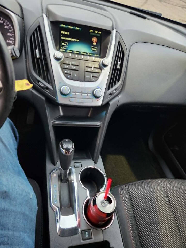 Used 2017 Chevrolet Equinox LT w/ Convenience Package AWD/4WD image 25