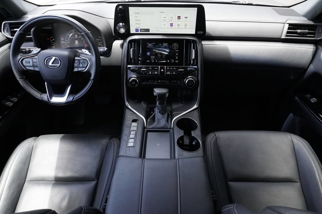 Used 2023 Lexus LX 600 4WD w/ Appearance Package image 9