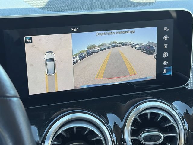 Used 2021 Mercedes-Benz GLB 250 4MATIC w/ Premium Package image 28