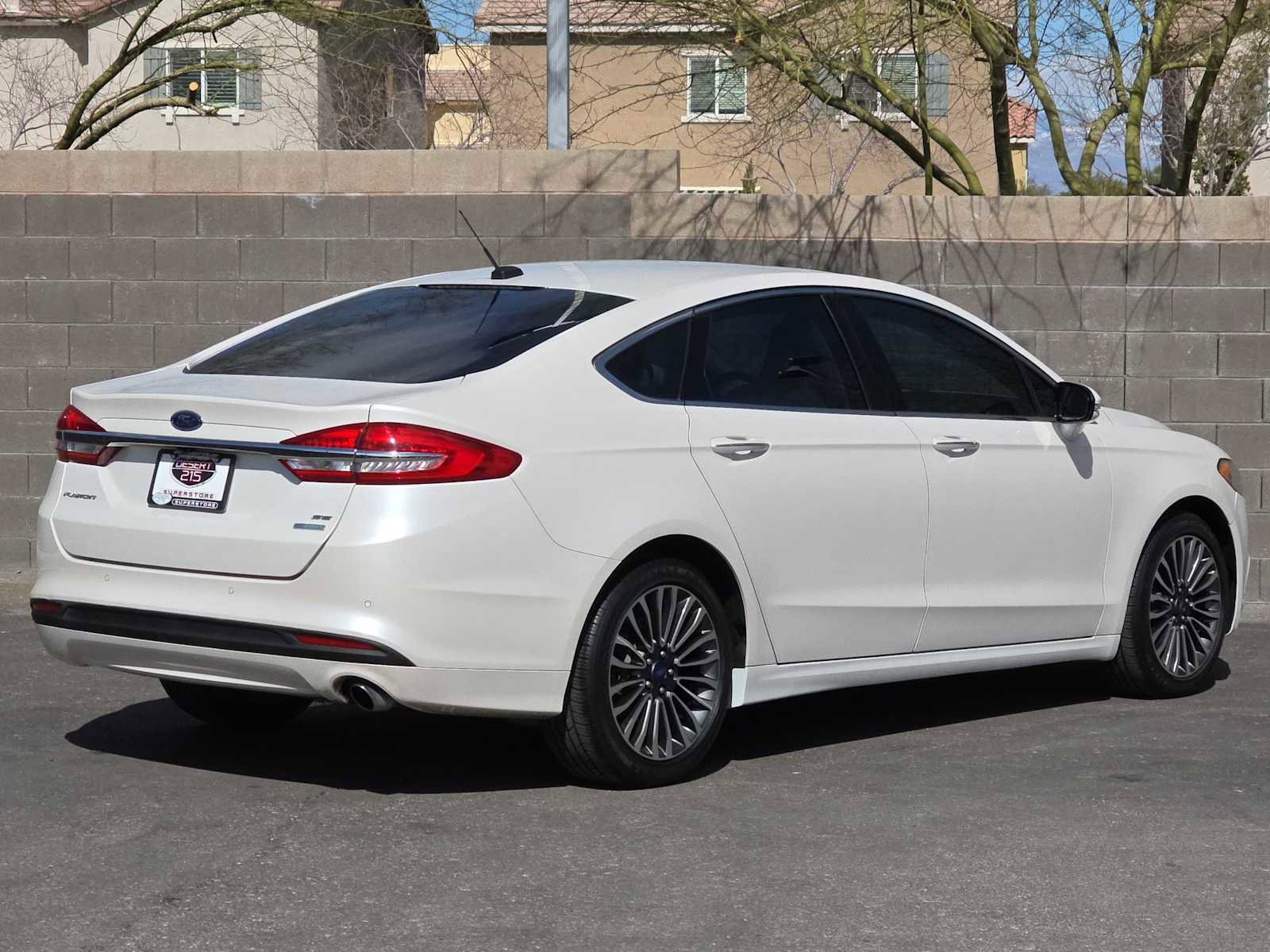 Used 2017 Ford Fusion SE w/ Fusion SE Technology Package image 9
