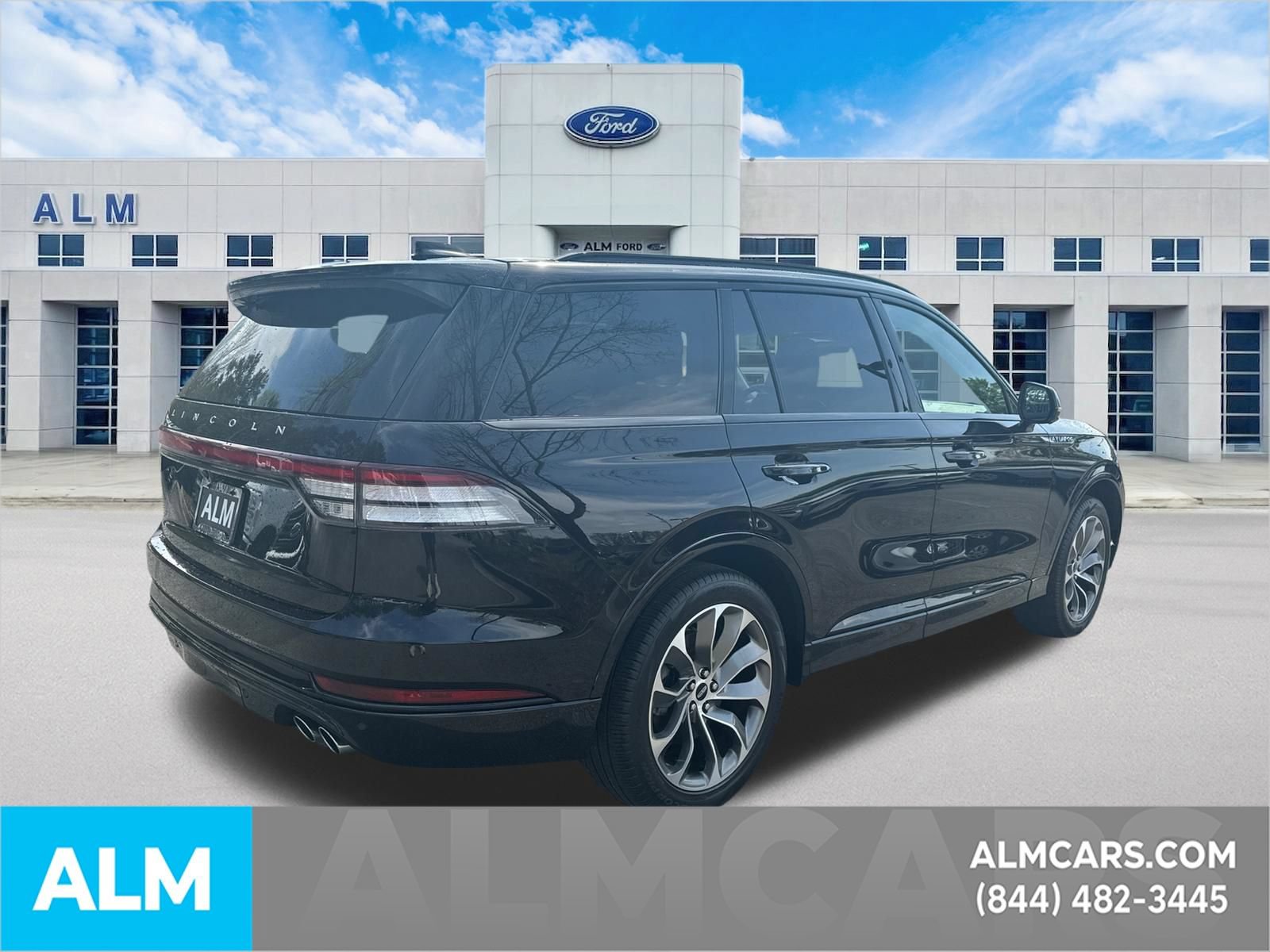Used 2025 Lincoln Aviator AWD w/ Jet Appearance Package image 5