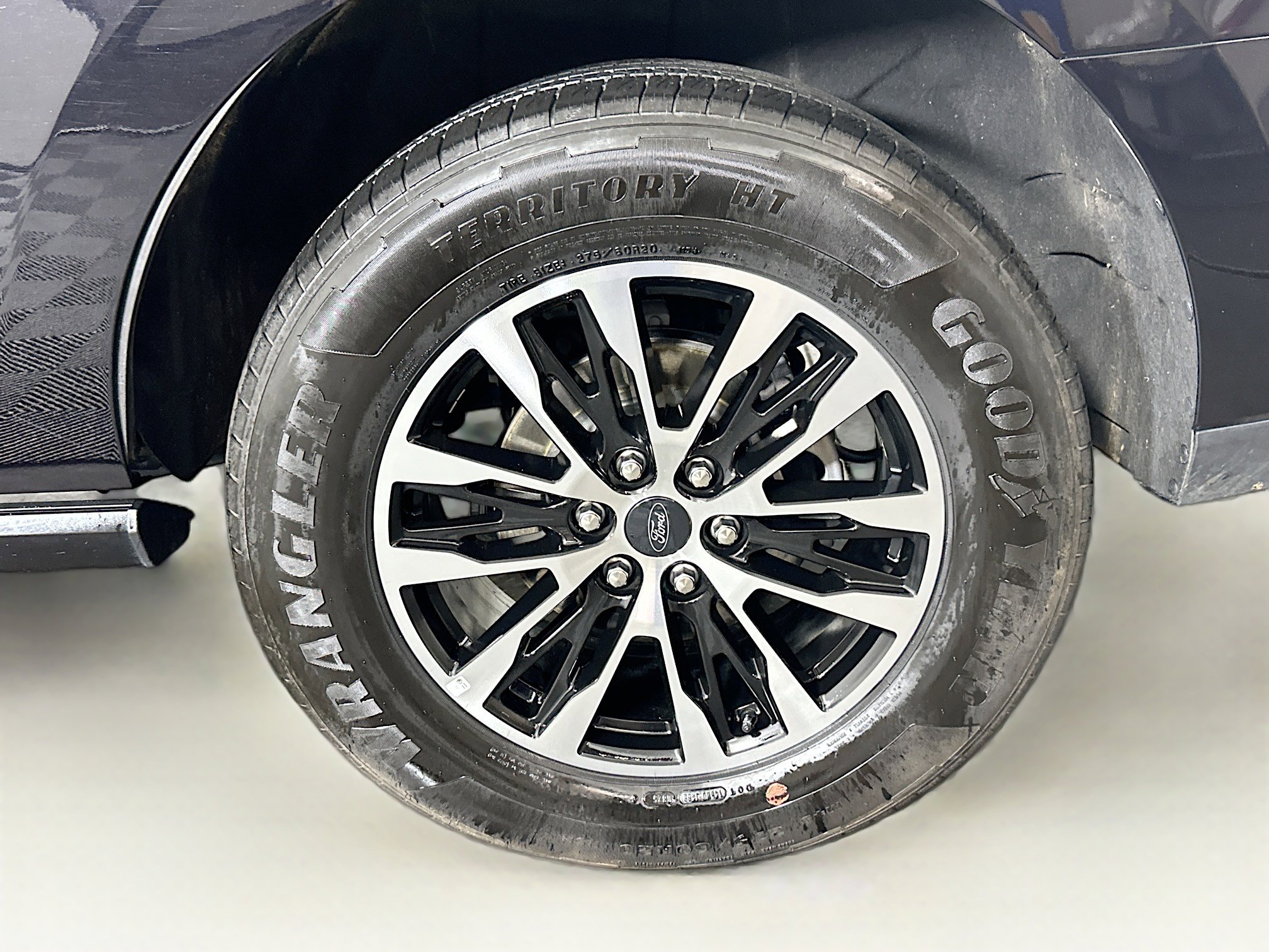 Used 2025 Ford Expedition Platinum image 11