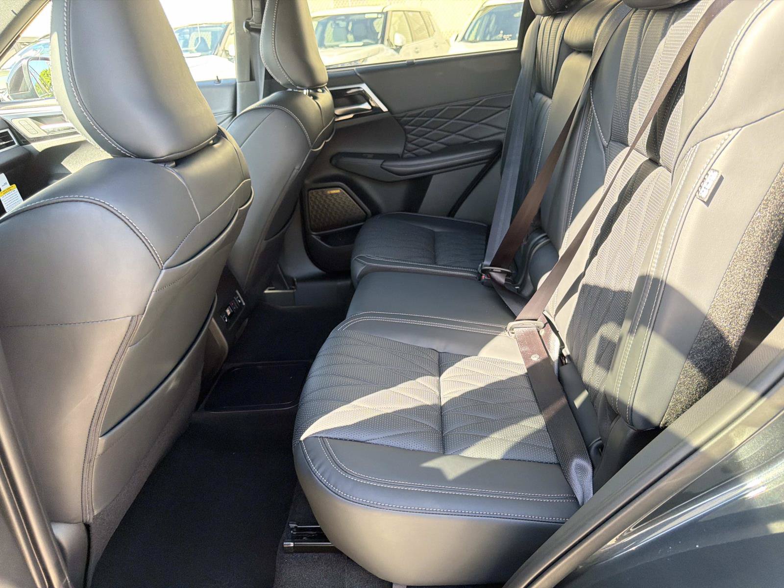 New 2026 Mitsubishi Outlander 4WD Plug-In Hybrid image 12
