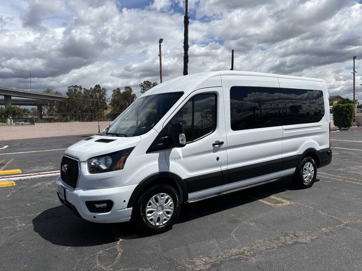 Used 2024 Ford Transit 350 XLT RWD image 2