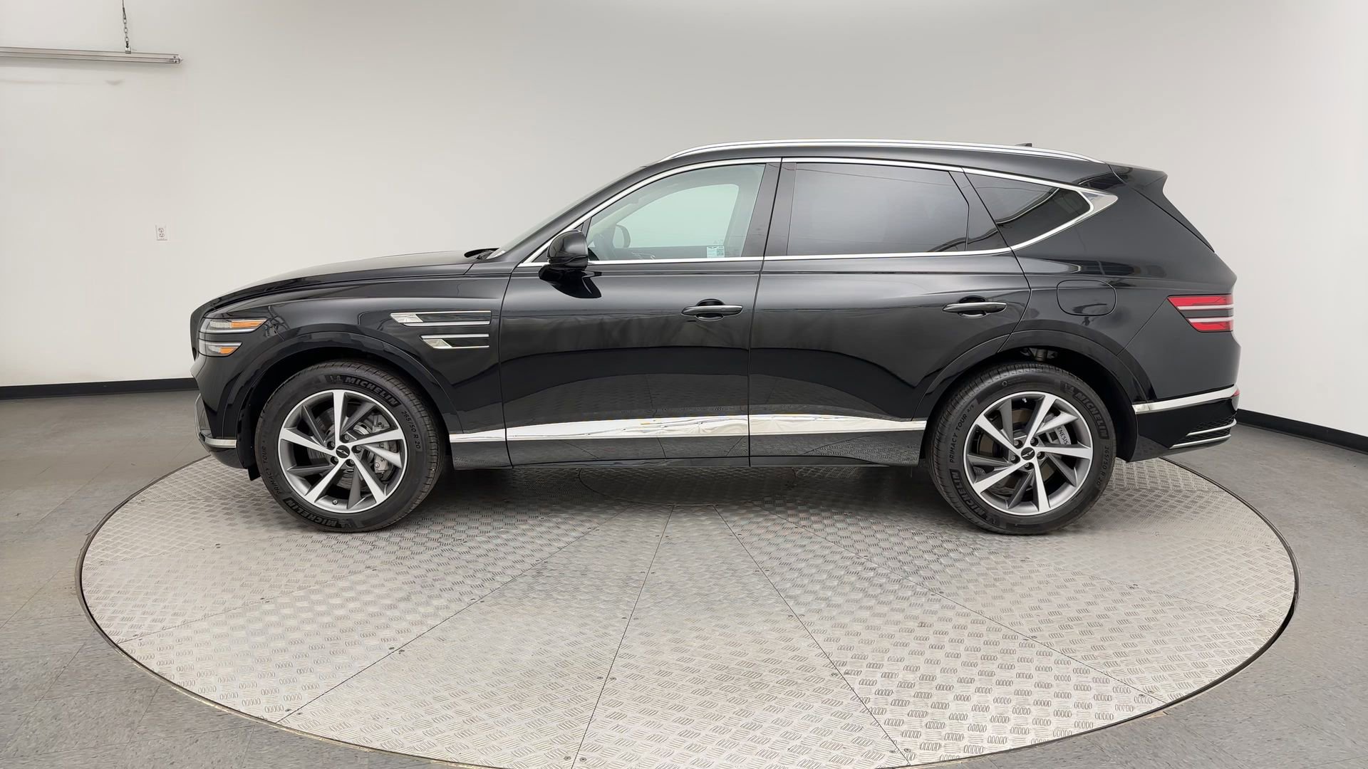 Certified 2025 Genesis GV80 2.5T Select AWD/4WD image 5