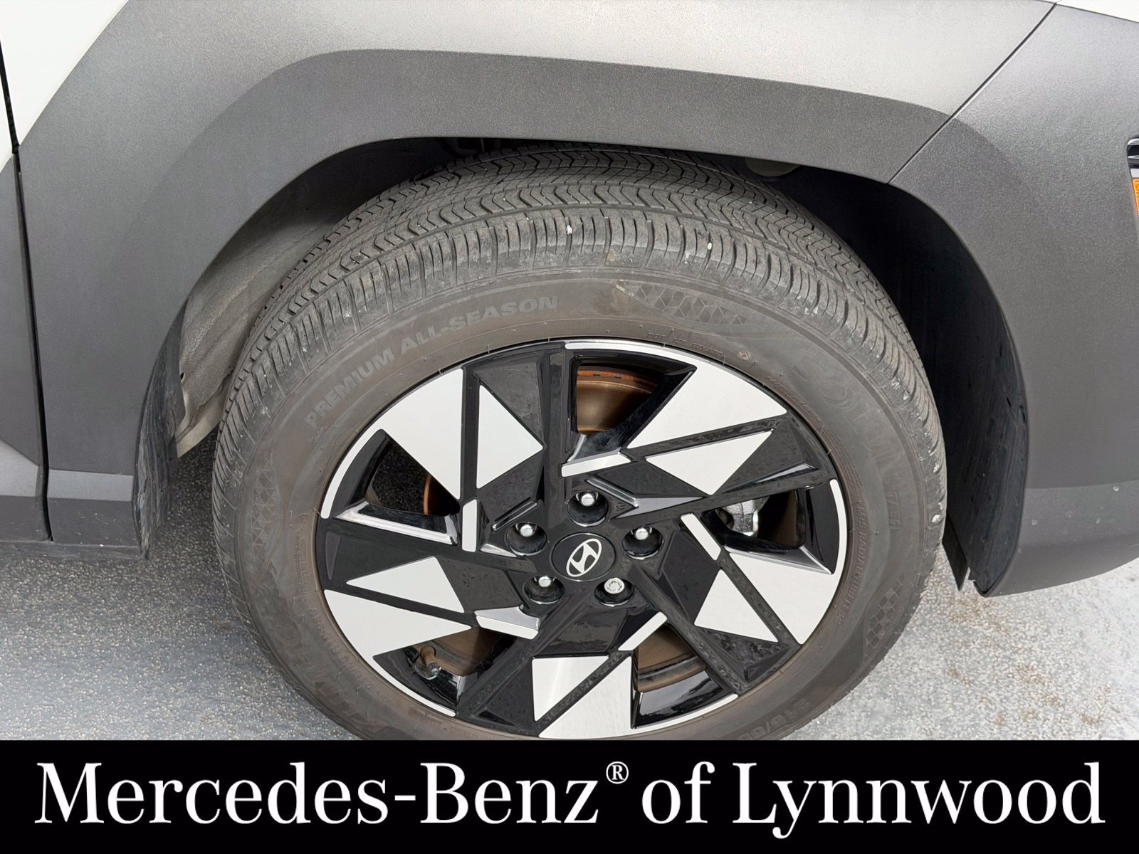 Used 2024 Hyundai Kona SEL AWD/4WD image 4