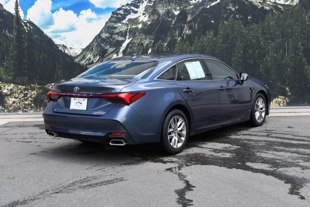 Certified 2019 Toyota Avalon XLE w/ Moonroof Package FWD image 3