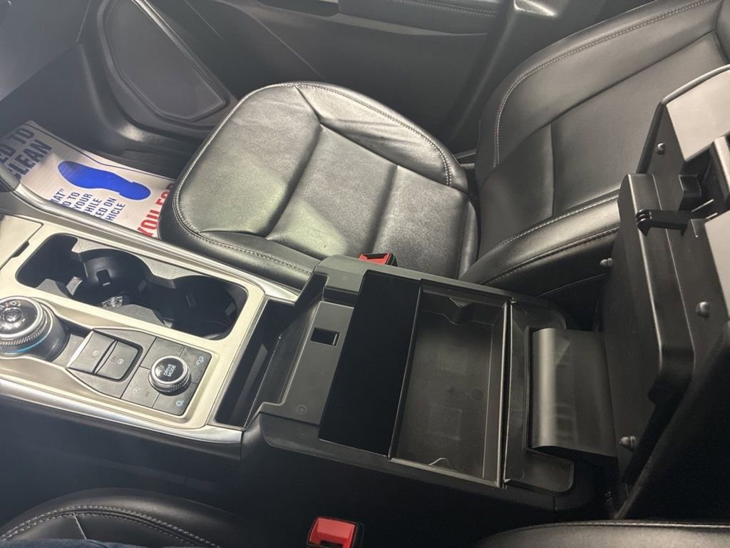 Used 2022 Ford Explorer XLT w/ Equipment Group 202A image 32