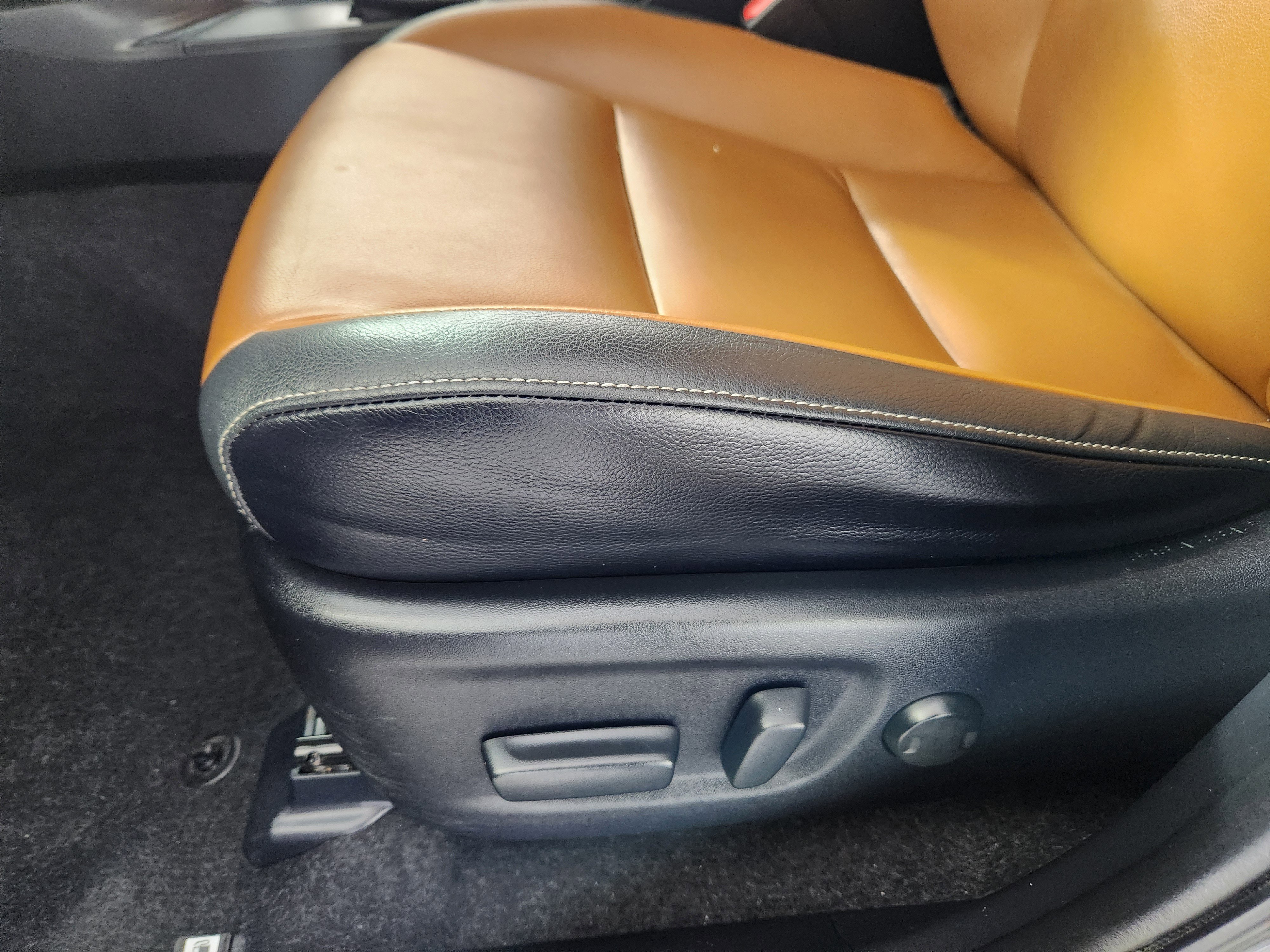 Used 2017 Toyota RAV4 Limited image 13