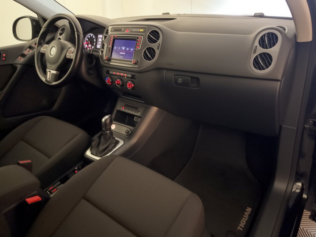 Used 2017 Volkswagen Tiguan S AWD/4WD image 31