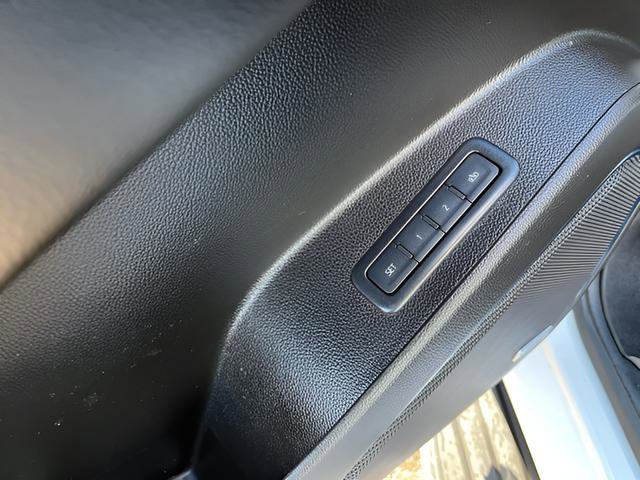 Used 2019 GMC Yukon XL Denali image 11
