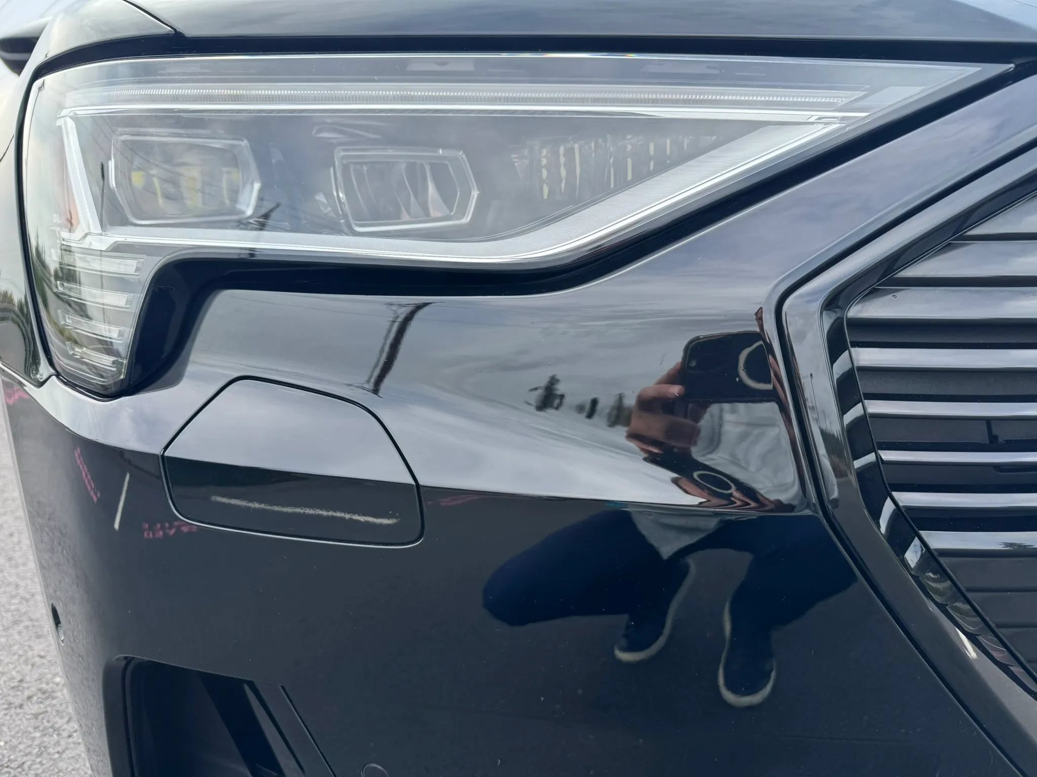 Used 2022 Audi e-tron Premium w/ Convenience Plus Package AWD/4WD image 15
