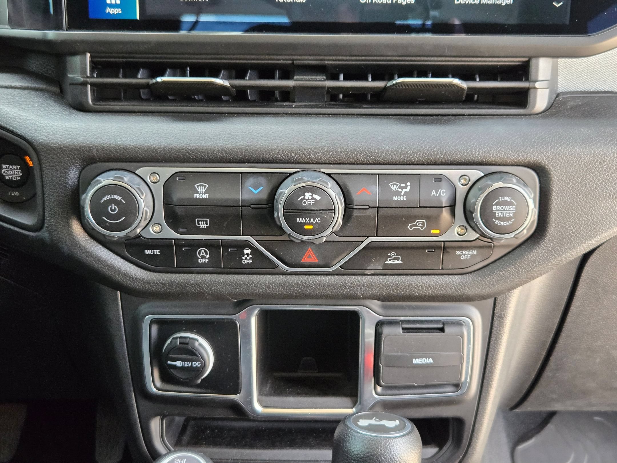 Used 2024 Jeep Wrangler Sport AWD/4WD image 17