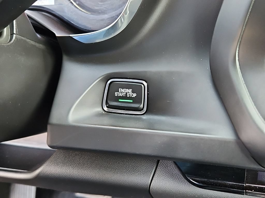 Used 2020 Chevrolet Camaro LT RWD image 15