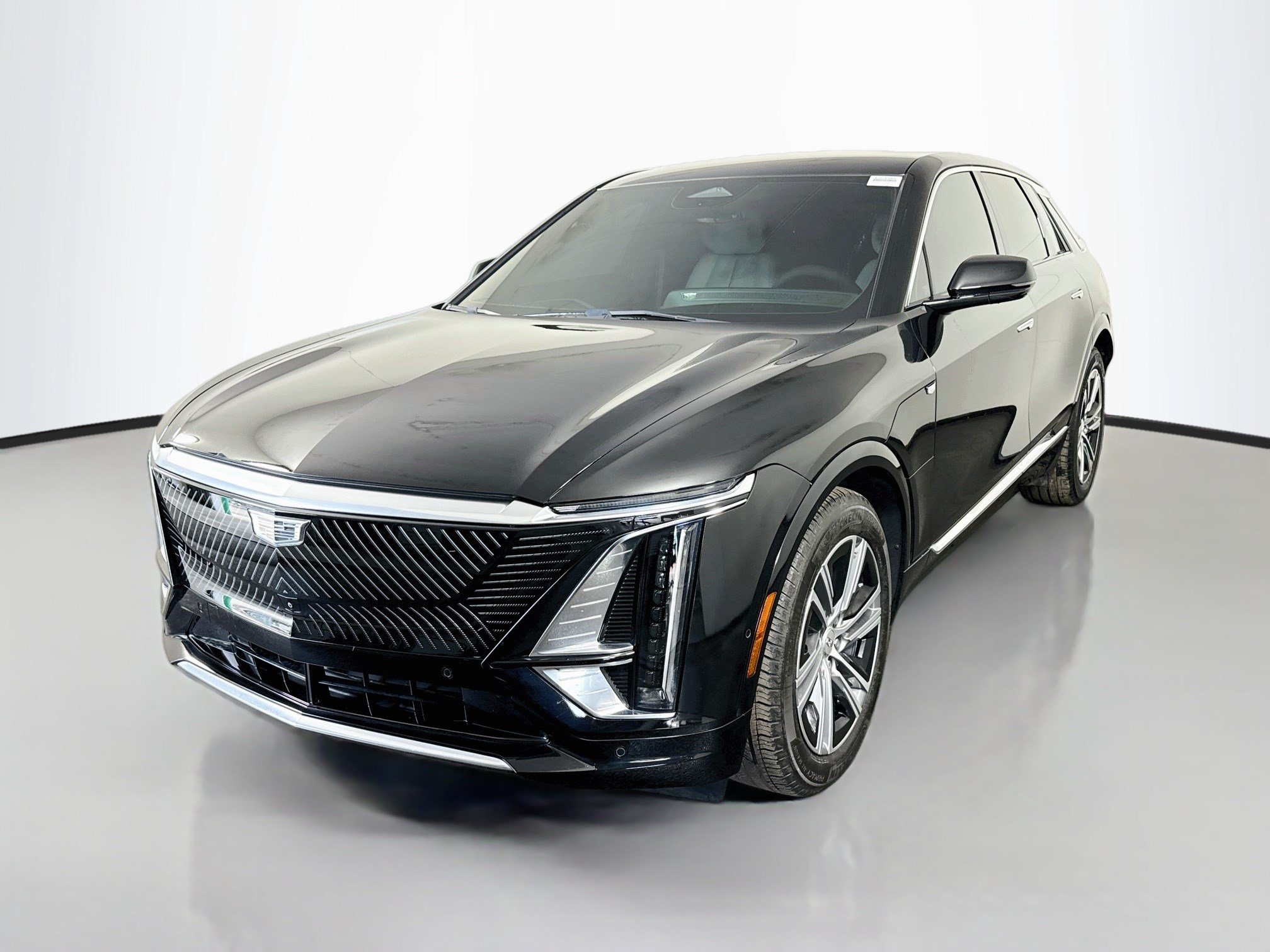 Used 2023 Cadillac Lyriq AWD image 4