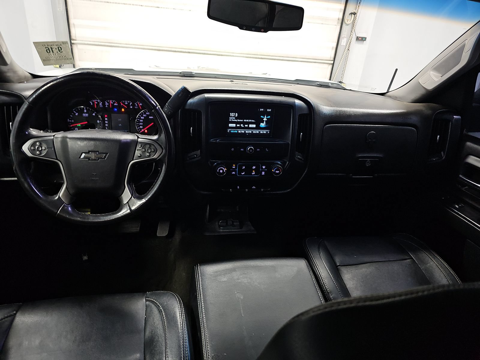 Used 2018 Chevrolet Silverado 1500 Custom w/ Custom Convenience Package RWD image 10