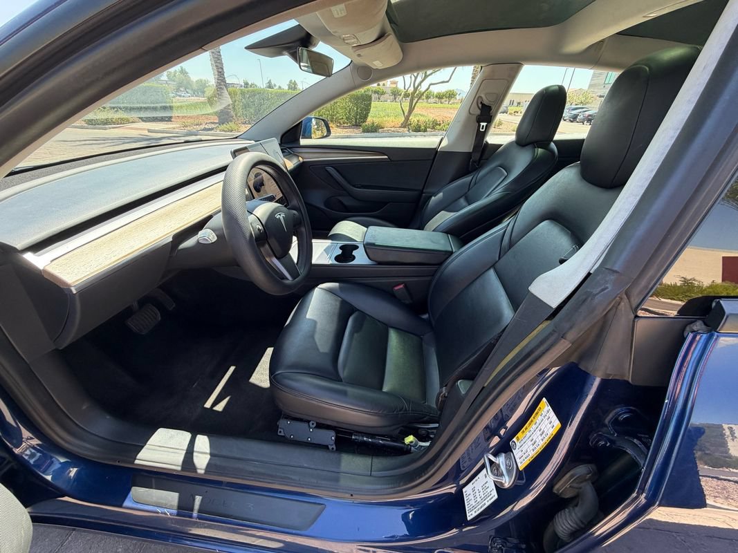 Used 2022 Tesla Model 3 Standard Range RWD image 9