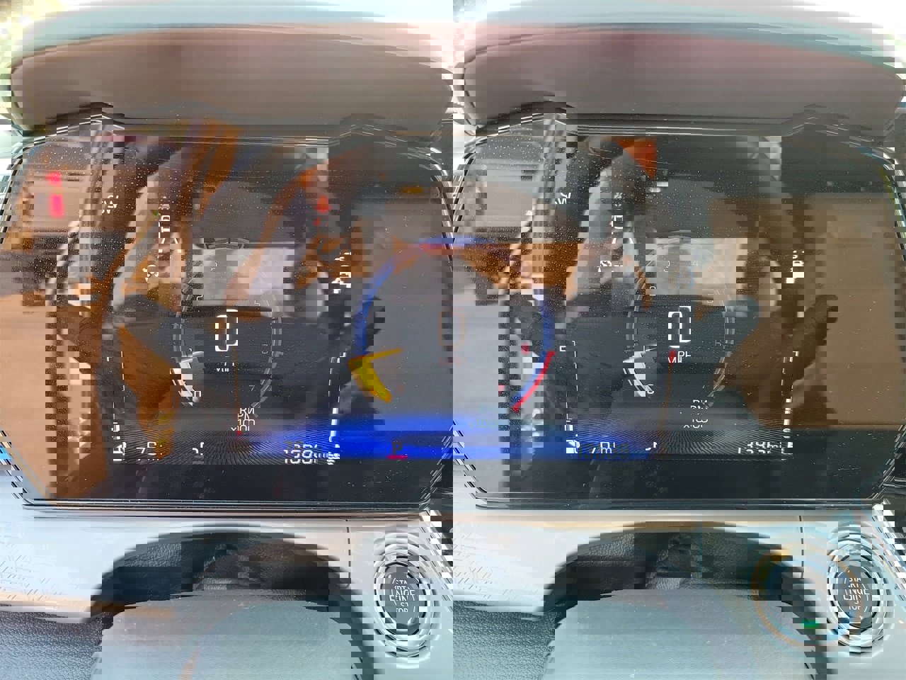 Used 2025 Chevrolet Trax LT w/ LT Convenience Package image 21