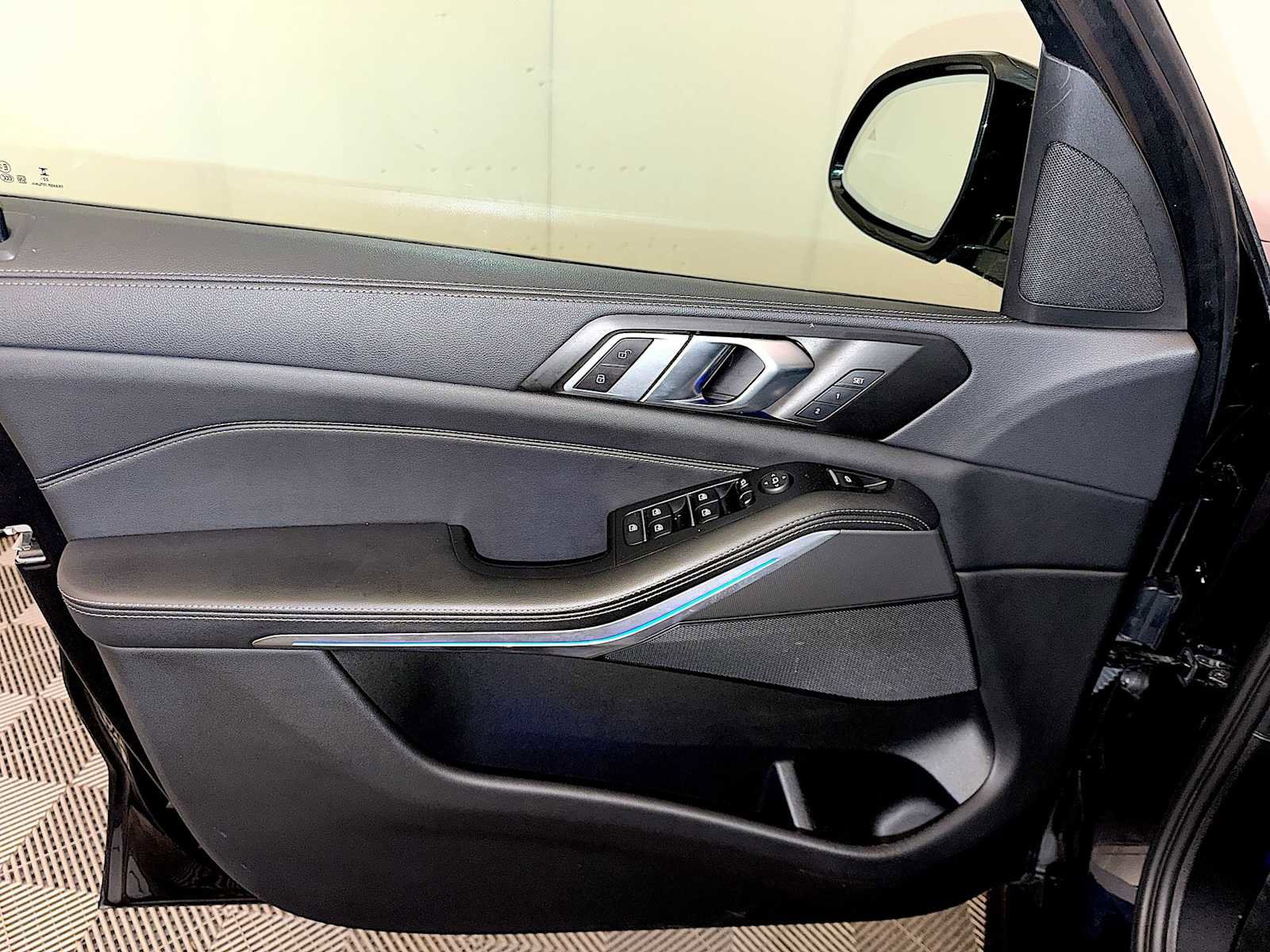 Certified 2023 BMW X5 xDrive40i w/ M Sport Package image 11