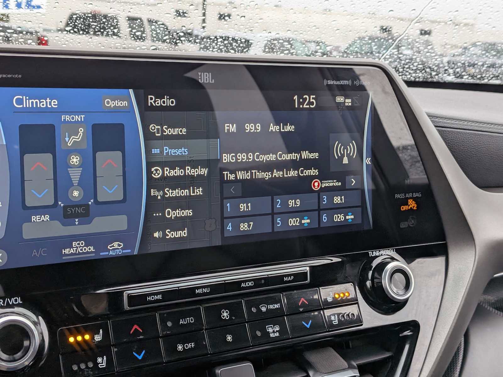 Used 2021 Toyota Highlander Limited image 32