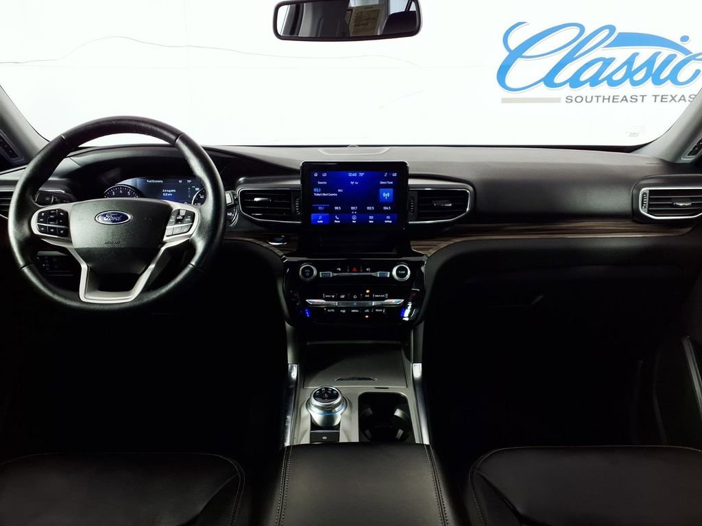Used 2023 Ford Explorer Limited w/ Equipment Group 301A RWD image 13