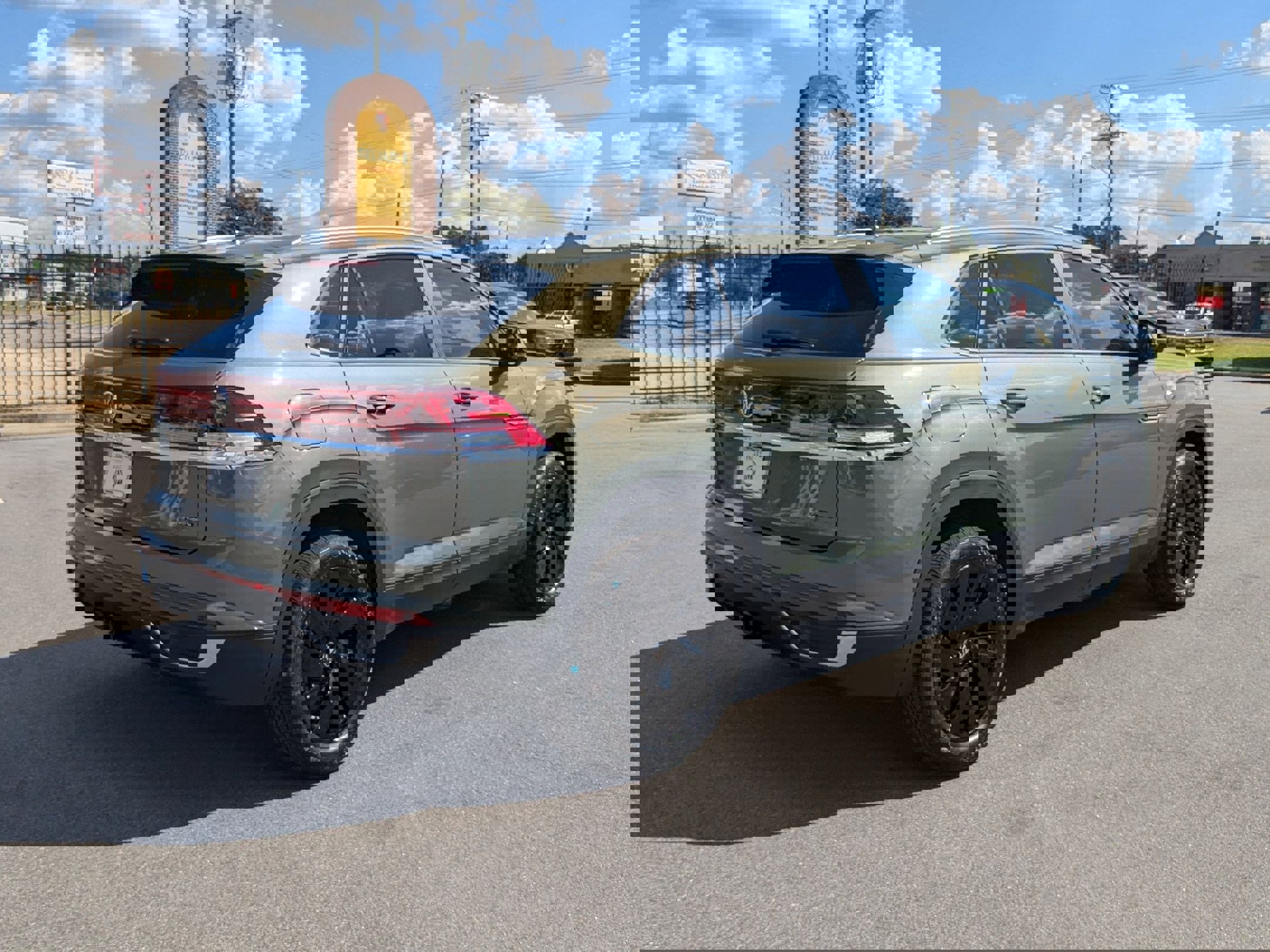 New 2026 Volkswagen Atlas Cross Sport SE image 3