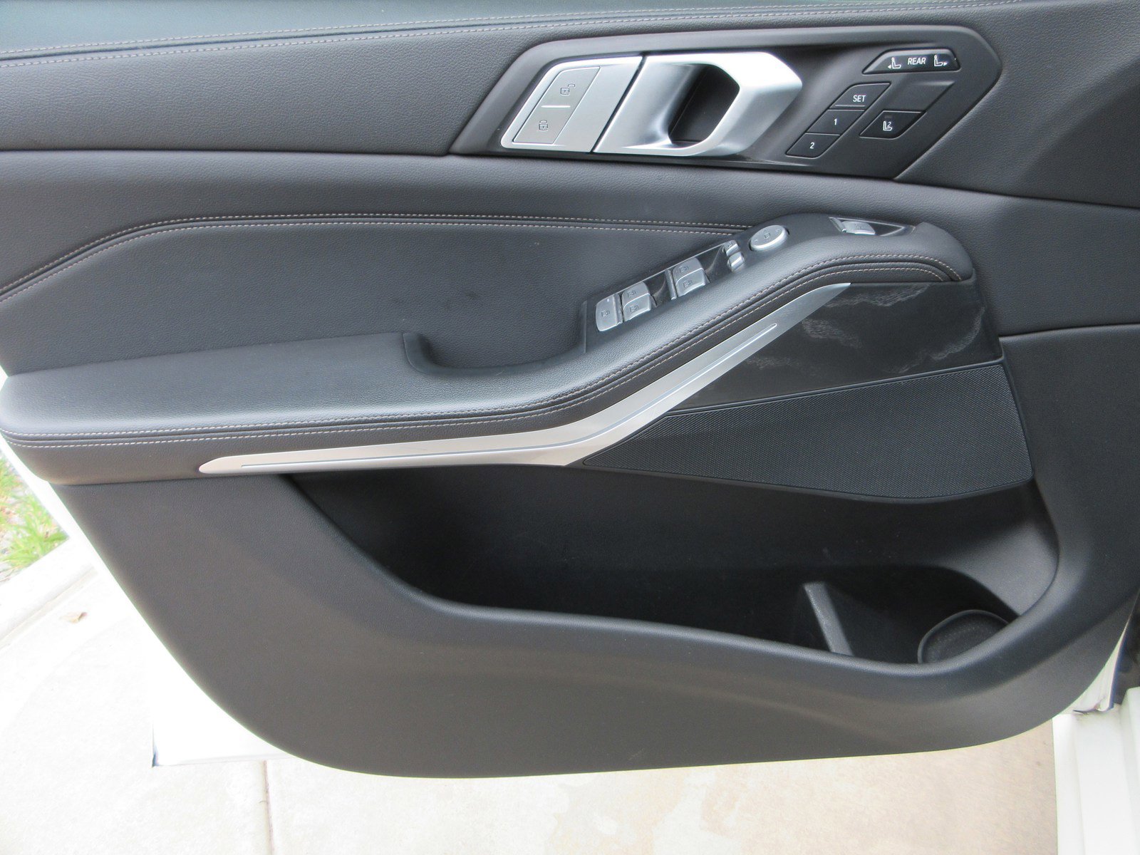 Used 2019 BMW X7 xDrive40i w/ M Sport Package image 30