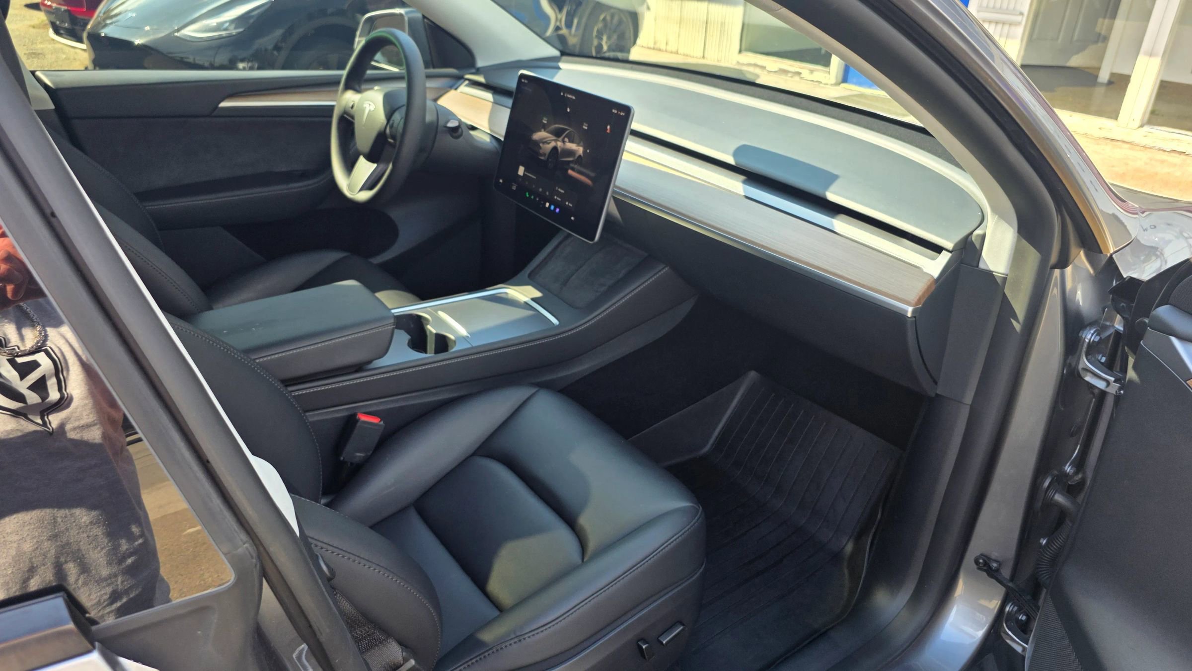 Used 2025 Tesla Model Y Long Range AWD/4WD image 12