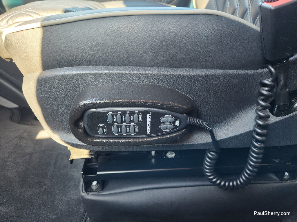 Used 2024 Mercedes-Benz Sprinter 3500 image 32