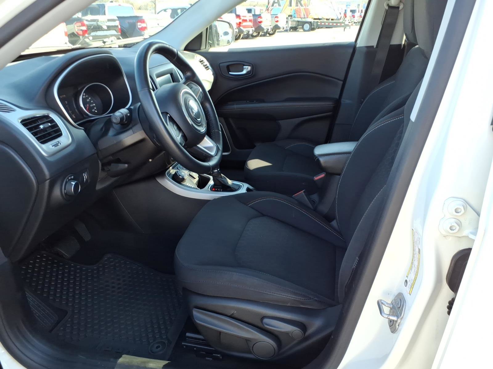 Used 2018 Jeep Compass Sport w/ Tech Group image 11