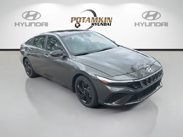 New 2026 Hyundai Elantra SEL Sport FWD image 3