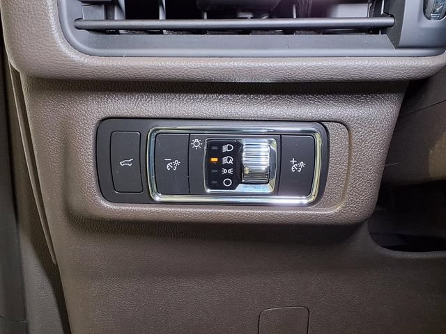 Used 2022 Lincoln Corsair FWD w/ Equipment Group 101A image 17