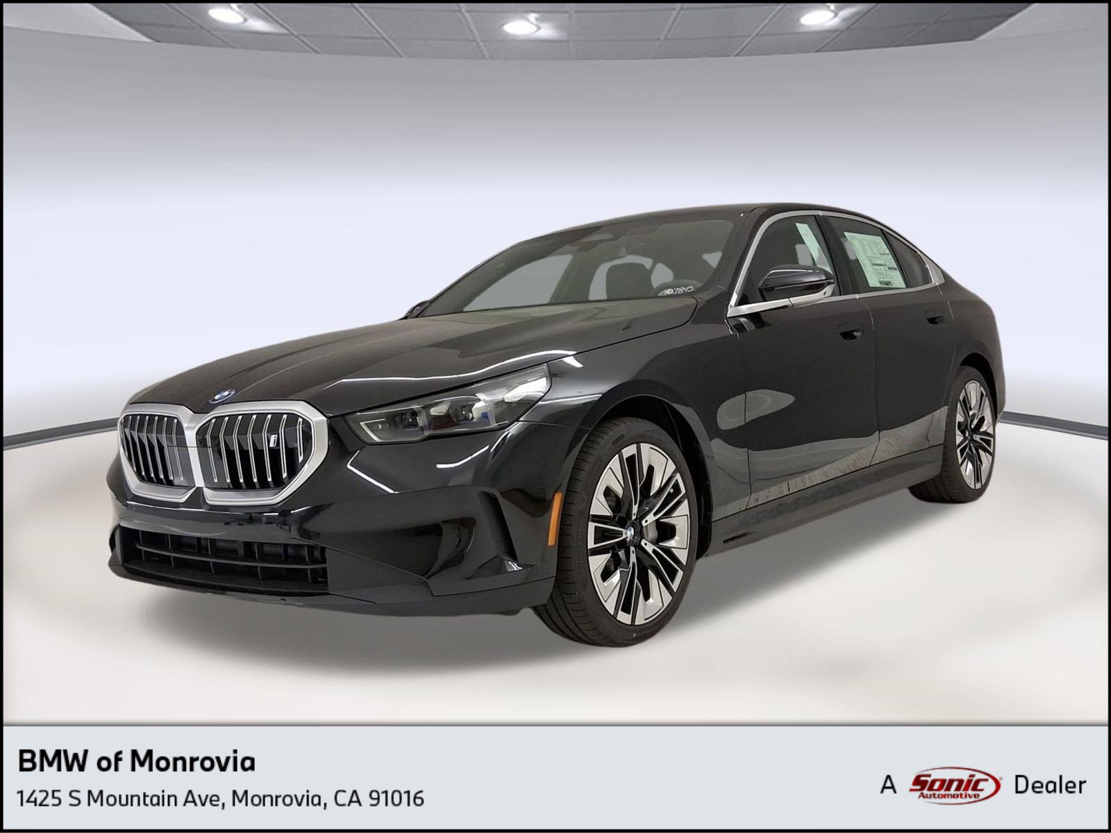 New 2026 BMW i5 eDrive40 w/ Convenience Package RWD image 1
