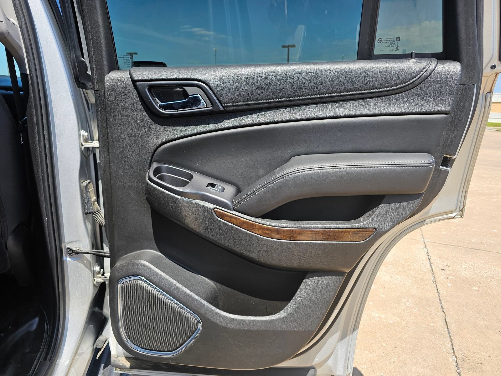 Used 2016 Chevrolet Tahoe LS AWD/4WD image 35