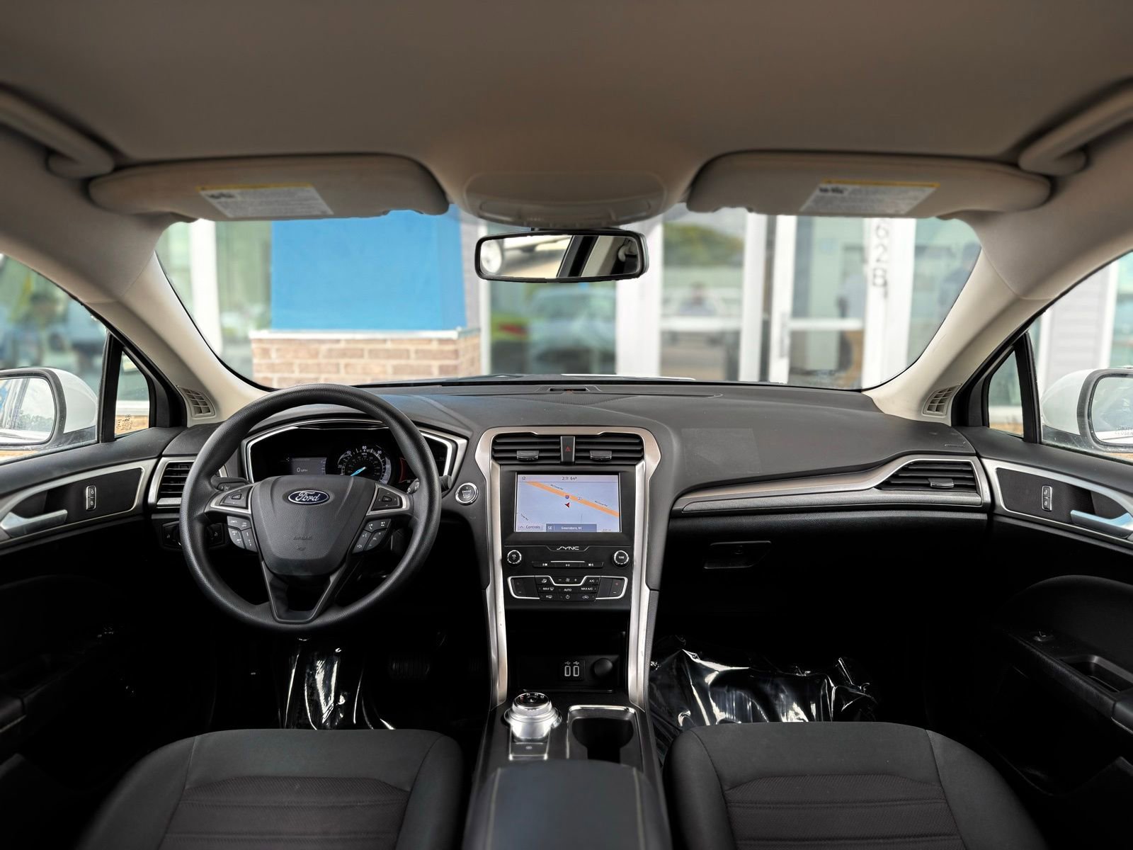 Used 2020 Ford Fusion SE image 2