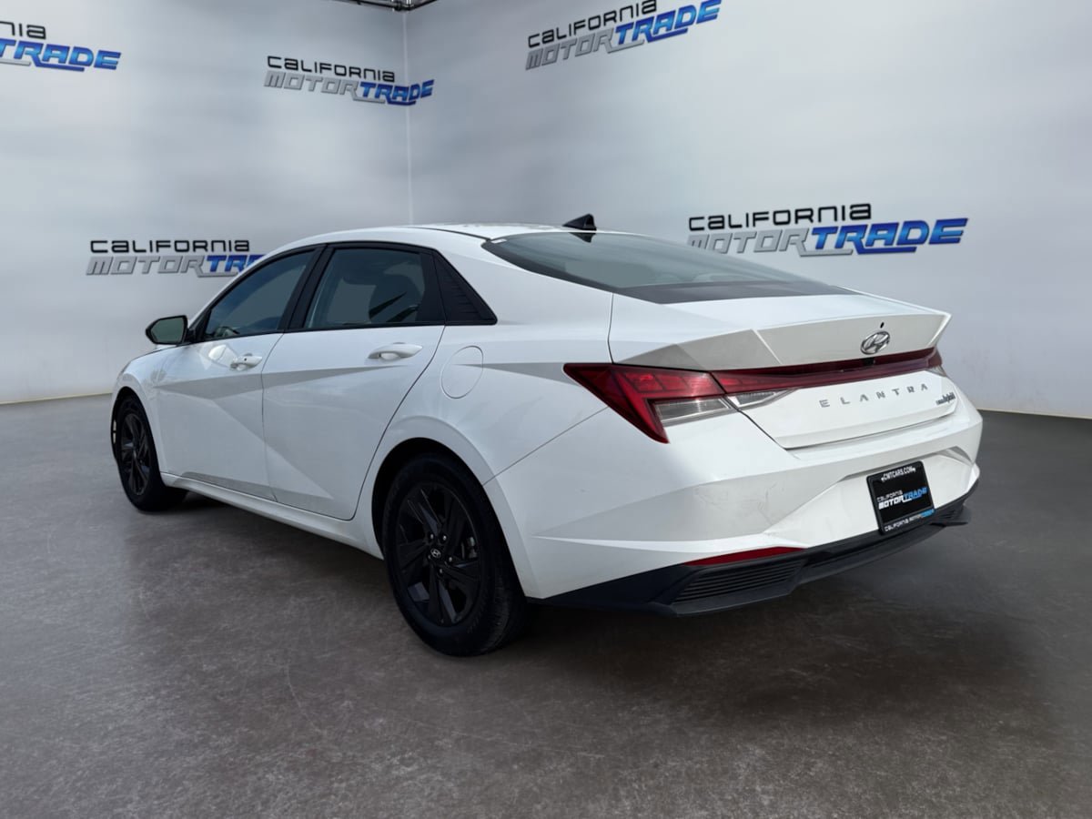 Used 2023 Hyundai Elantra Blue FWD image 7
