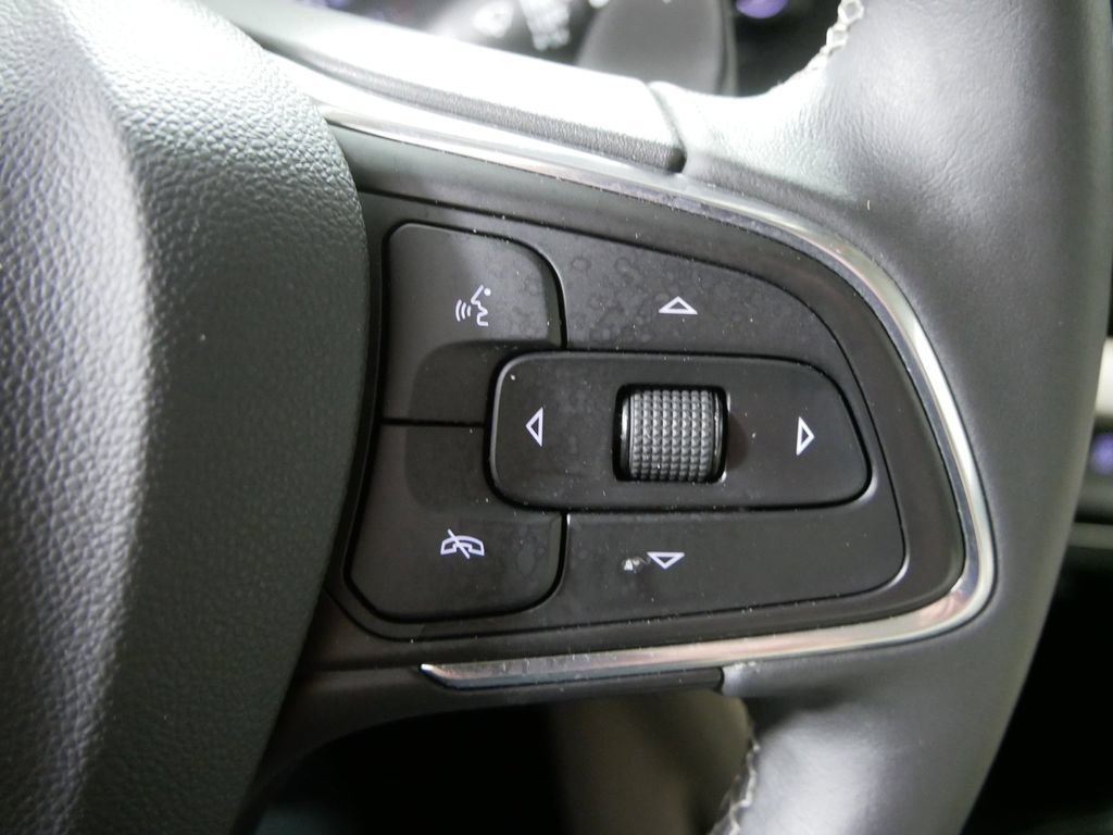 Used 2023 Buick Envision Avenir AWD/4WD image 23